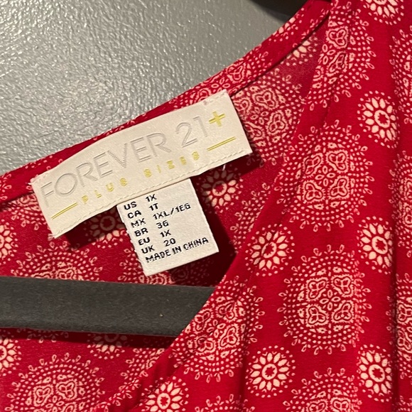 Forever 21+ Plus beautiful red dress! Perfect for spring and summer! Siz… - Picture 3 of 3